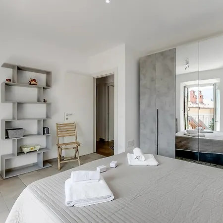 L' Angolino Di - Happy