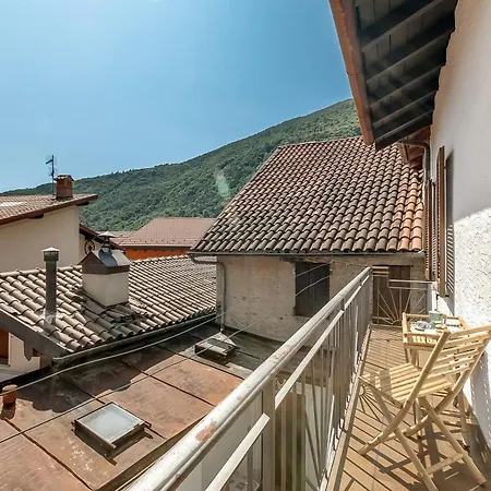 L' Angolino Di - Happy