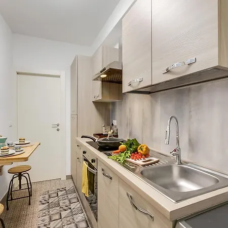 L' Angolino Di Cannobio: Stone For 4 With Terrace - Happy Ferienhaus *