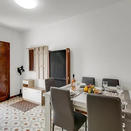 Ferienhaus L' Angolino Di Cannobio: Stone For 4 With Terrace - Happy
