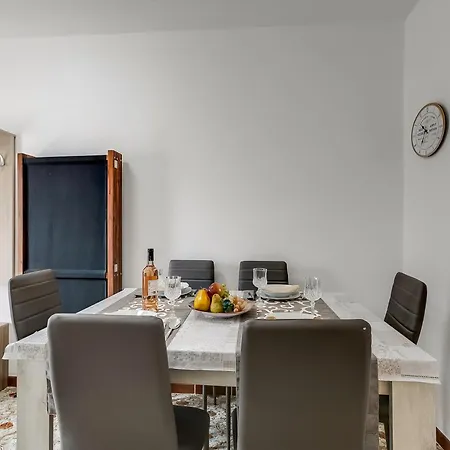 L' Angolino Di Cannobio: Stone For 4 With Terrace - Happy Cannobio