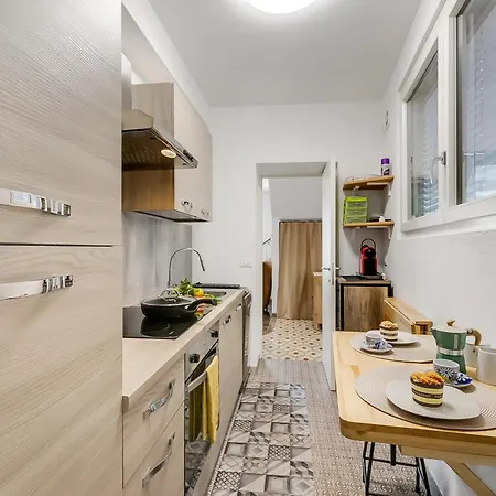 L' Angolino Di Cannobio: Stone For 4 With Terrace - Happy