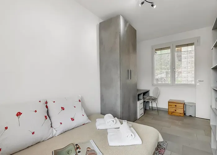 L' Angolino Di - Happy *