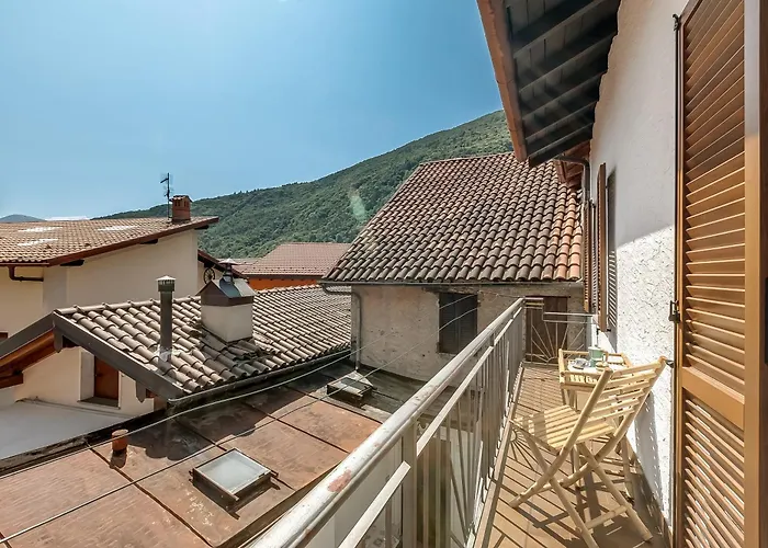 L' Angolino Di - Happy